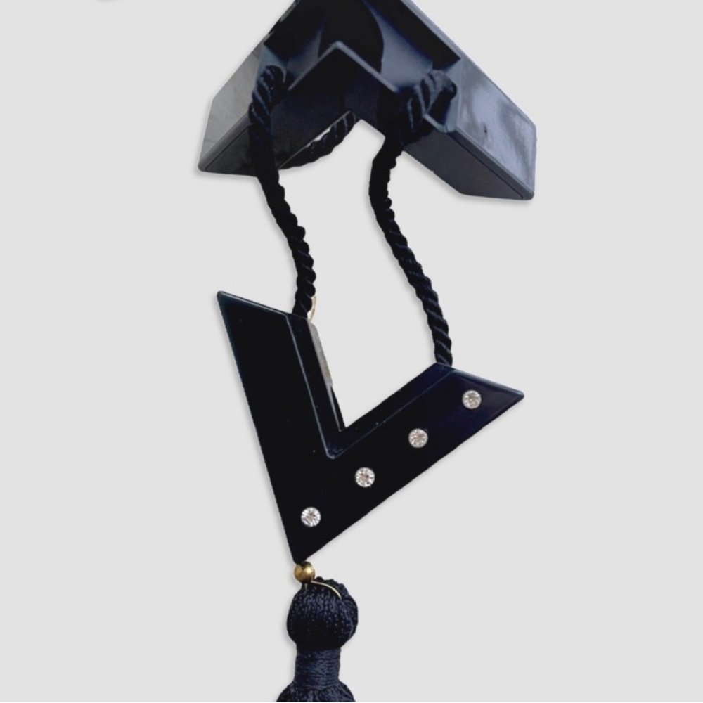 1980s‎ VALENTINO Black V Logo Pendant Necklace - Picture 7 of 10
